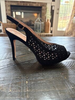 Dream Pairs Black Suede Slingback Heels